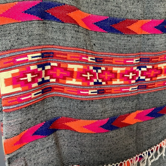 Clever Carriage Company Navaho print scarf 💯wool based artisan hand made wrap - Picture 4 of 14